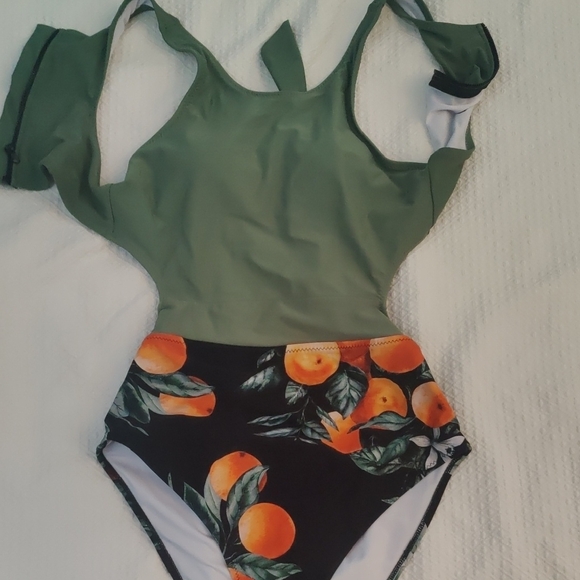 COPY - Cupshe Tropical Print Swimsuit - Picture 1 of 4